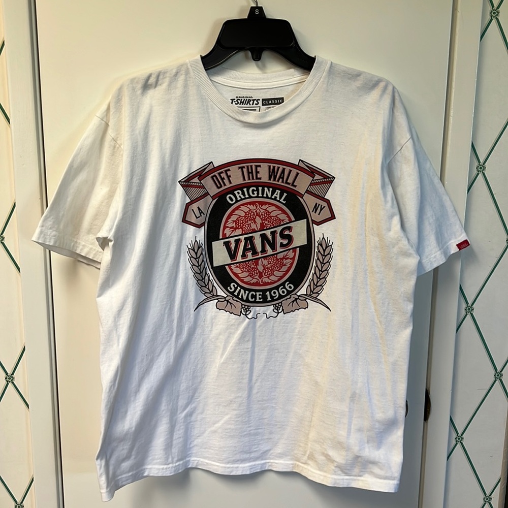 Vans short sleeve T-shirt, size M.